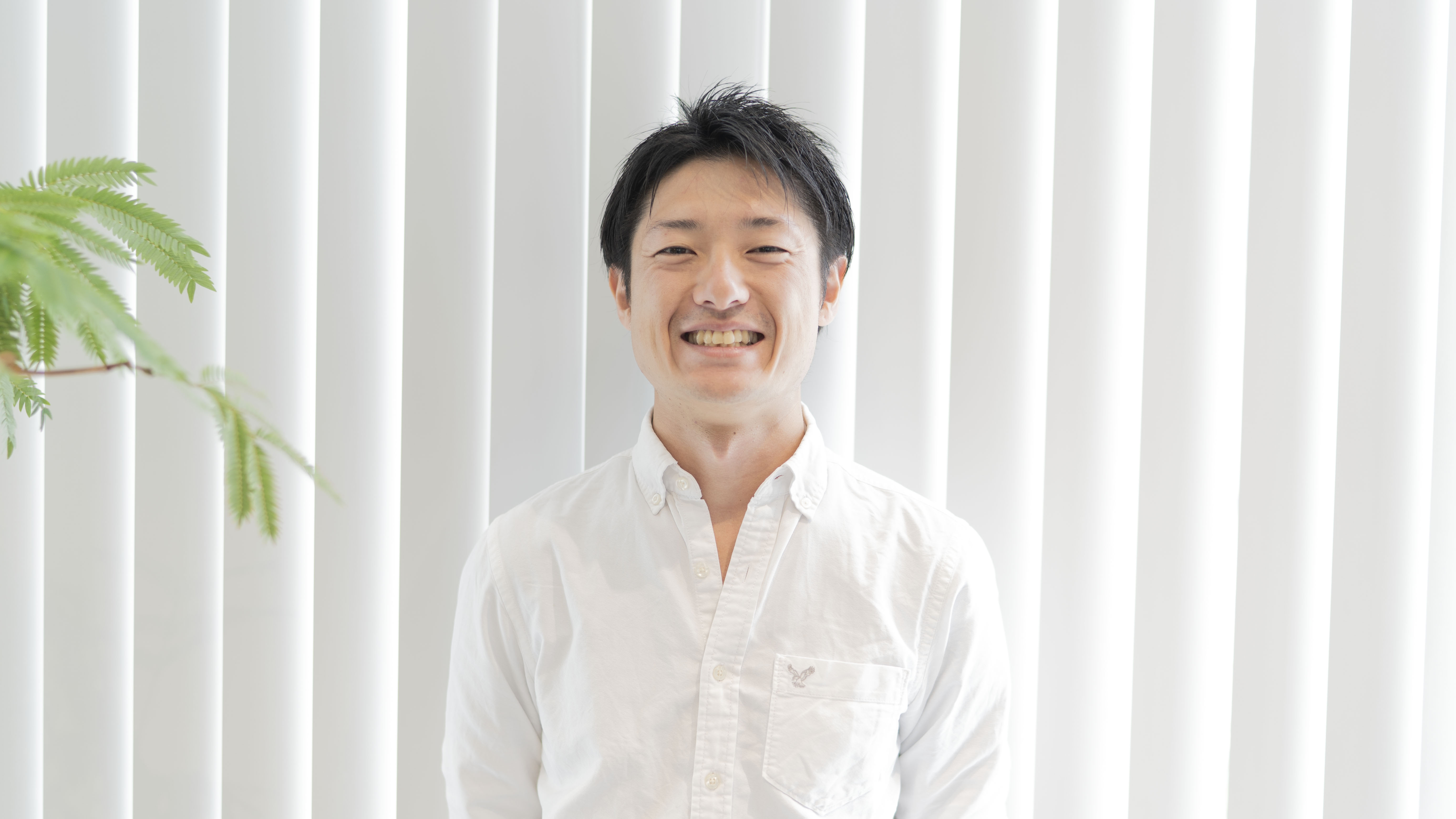 プロジェクト概要は、期間は3ヶ月。金額は月額3万円。プロジェクトの特徴は3つあり、1つは協働伴走型で共に店舗の売上向上を目指します。2つ目は、元戦略コンサルタントが実際に店舗でお手伝いをします。3つ目は、運動療法を効果的・効率化するリハサクのサービスが利用できます。